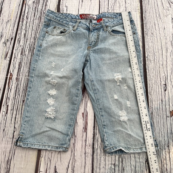 Lazer Jeans Junior Size 9 Distressed Denim Shorts Capri Light Wash Cotton - Picture 7 of 10